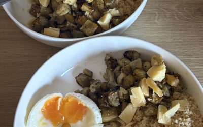 Assiette complète avec aubergines rôties